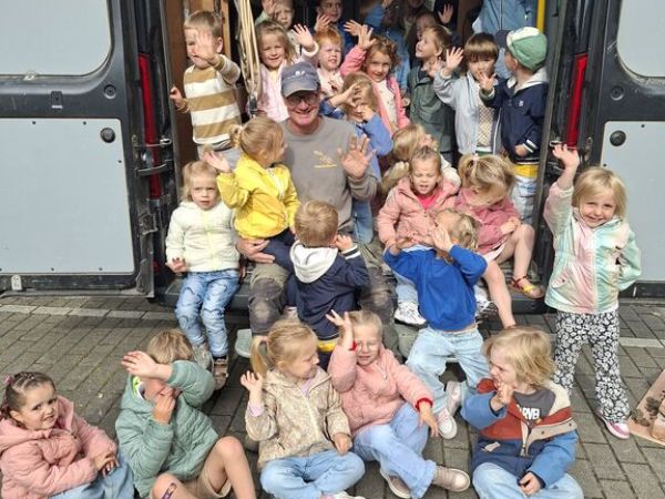 K1 | De pappie van Mila op bezoek!
