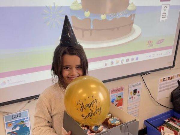 LA4 Hiep hiep hoera voor Hailey!